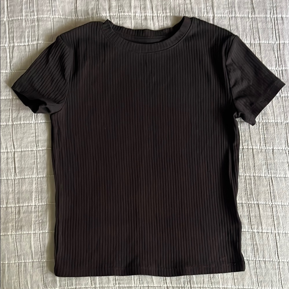 Girls H&M Black Ribbed short sleeve tee Top; like new; cute & comfy! Size 12-14